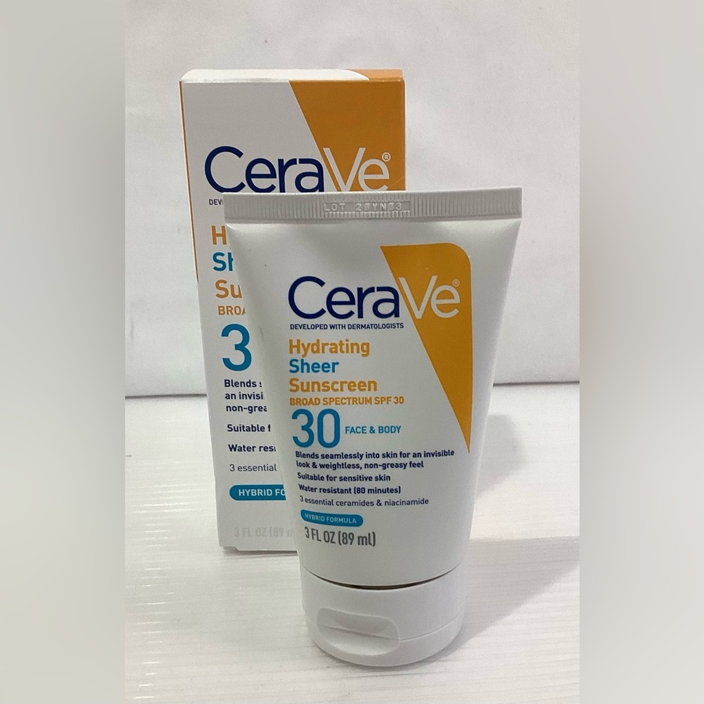 CeraVe Hydrating Sheer Sunscreen SPF 30 Developed w Dermatologist 3Fl oz / 89ml